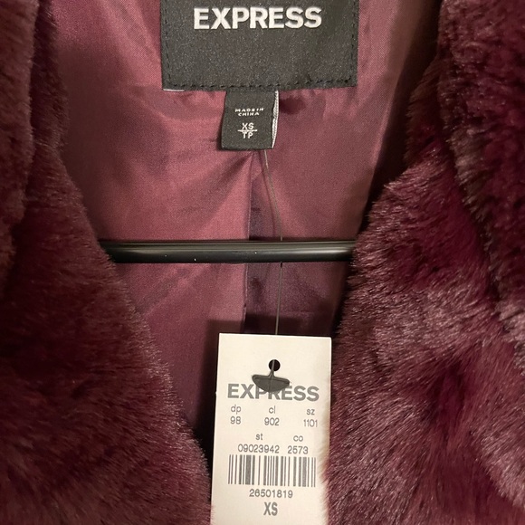 Beautiful Express Faux Fur Coat - Picture 4 of 5